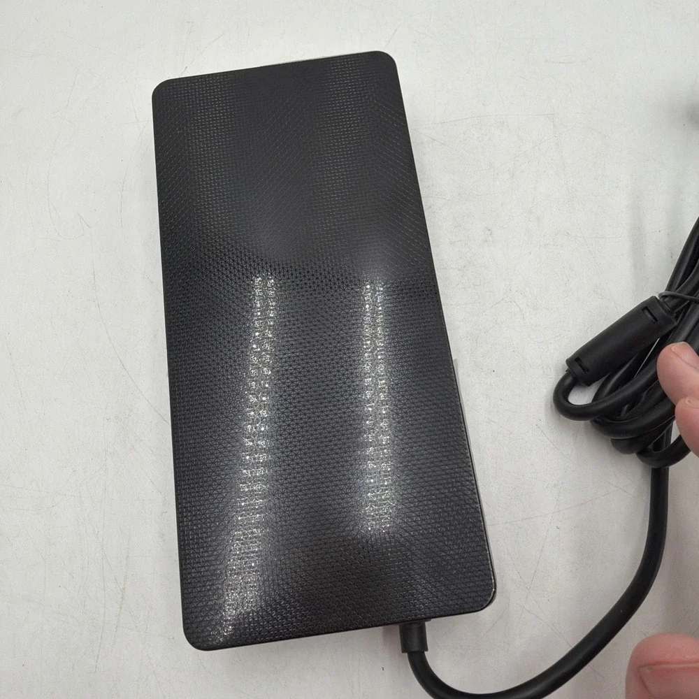 Genuine Samsung Monitor AC Power Adapter A22020 BPN 20V 11A 220W Black